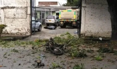 La motocicleta explotó en un parqueadero al lado de la Alcaldía de Miranda, Cauca.