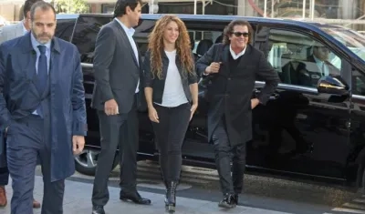 Los cantantes Shakira y Carlos Vives en los juzgados de Madrid.