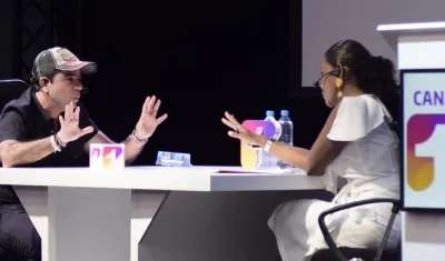 Alcalde Alejandro Char durante el conversatorio con la periodista Mábel Lara.