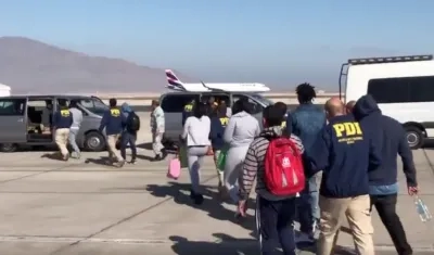 Así fue la expulsión de 177 extranjeros de Chile.