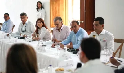 Gobernadores de la Costa en la reunión.