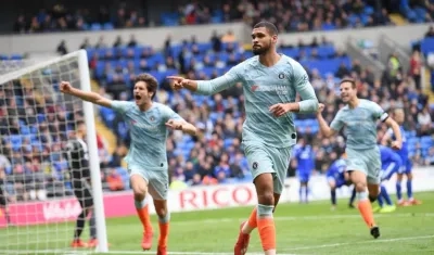  Ruben Loftus-Cheek  celebra el gol del triunfo. 
