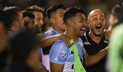 Racing celebra la Superliga.