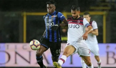 Duván Zapata, en acción del partido. 