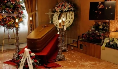 Cuerpo de Alberto Cortez en cámara ardiente.