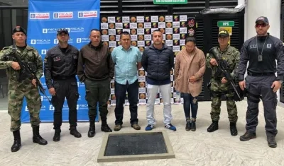 Estas 4 personas fueron capturadas por  permitir el paso de insumos para una estructura residual de la columna móvil Daniel Aldana de las desmovilizadas Farc. 