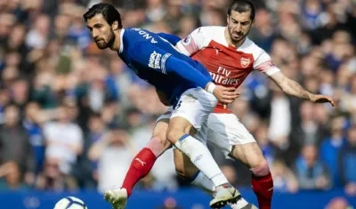 Andre Gómes y Henrikh Mkhitaryan.