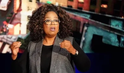  La presentadora de televisión estadounidense Oprah Winfrey.