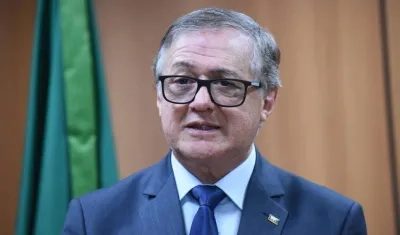 Colombiano Ricardo Vélez, ministro saliente de Educación de Brasil.