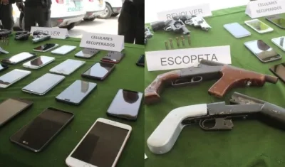 Celulares recuperados y armas incautadas.