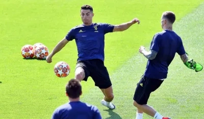 Cristiano Ronaldo entrenó con sus compañeros. 