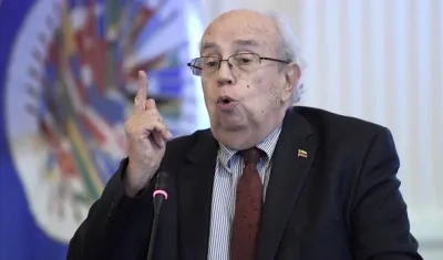 El representante Gustavo Tarre.