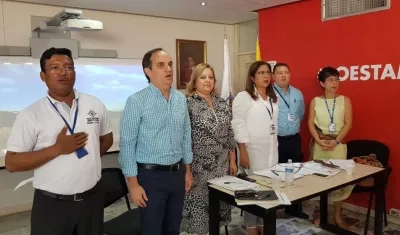 Reunión de la Comisión Regional de Control y Asuntos Electorales, presidida por el Secretario del Interior Departamental, Guillermo Polo.