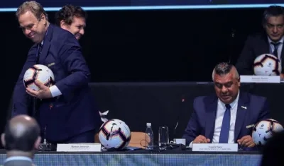 Ramón Jesurun, presidente de la Federación Colombiana de Fútbol y Claudio Tapia, presidente de la Asociación de Fútbol Argentino.