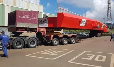 Estos son los tableros metálicos que darán forma al puente levadizo del Gran Malecón.