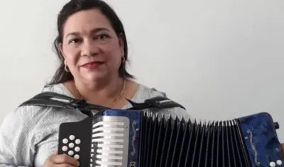La acordeonera Maribel Cortina.