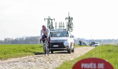 Fernando Gaviria no tomó la salida de la carrera por fiebre.