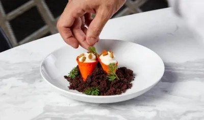 Plato de tapas del restaurante "Intersect by Lexus" de Nueva York.