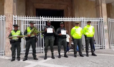 La Policía realiza campañas para que las ciudadanía no sea víctima de hurtos en los alrededores de la iglesia.