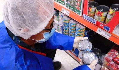 Las autoridades supervisaron frutos del mar enlatados.