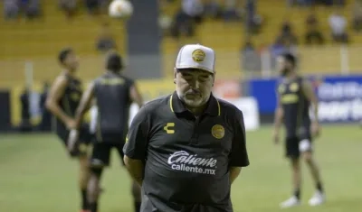 Diego Maradona, técnico de los Dorados de Sinaloa.