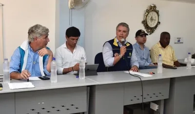 El Presidente Duque se reúne en Barbacoas con autoridades locales, para evaluar daños por el desbordamiento del río Telembí, 