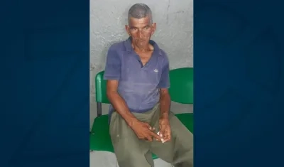 El hombre dice llamarse Jacobo Martínez. 