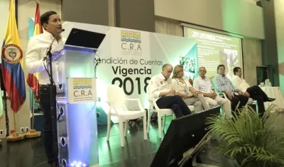 El Director de la CRA, Alberto Escolar, durante la rendición de cuentas.