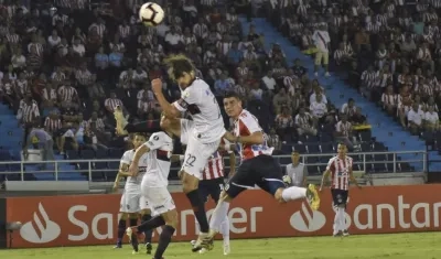 Remate de cabeza de Michael Rangel para abrir el marcador en el Metropolitano.