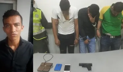 A la derecha, José Hernández Meriño; a la izquierda, el hombre con los otros dos capturados.