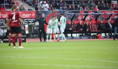 James en el momento que ingresa a la cancha. 