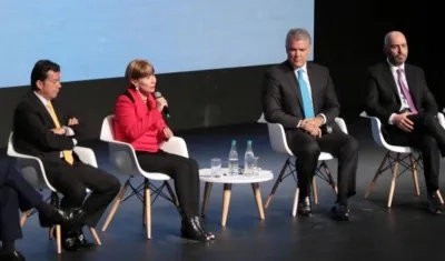   Ministra de Trabajo y Presidente Iván Duque anunciaron empleos para los colombianos.