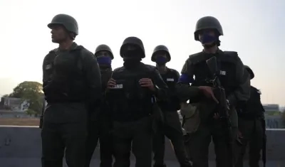 Militares venezolanos sublevados.