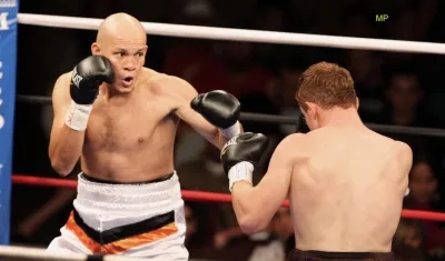 Raúl Pinzón y Saúl 'Canelo' Álvarez. 