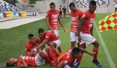 Jugadores del Barranquilla FC celebran la anotación. 