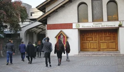El sepelio contó con honores militares, en homenaje a su trayectoria en la institución policial.