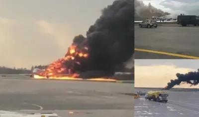 El incendio destruyó medio avión Sukhoi Superjet 100 en un aeropuerto de Moscú.