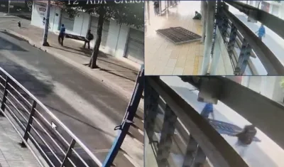 Ladrones se llevan la reja por toda la carrera 46 y doblan después por la calle 43.