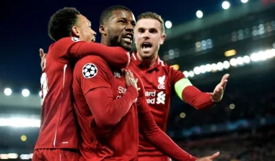 Georginio Wijnaldum celebra el gol del 3-0, ante el Barcelona. 