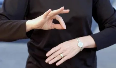 Los candidatos y partidos deberán hacer uso de un intérprete de lengua de señas colombiana.