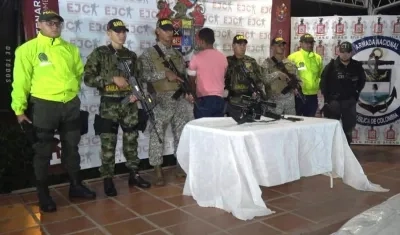 Durante el operativo también fueron capturados tres integrantes del ELN.