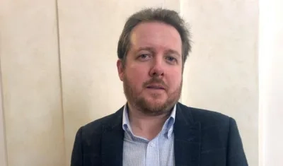 El escritor e historiador colombiano Juan Esteban Constaín, durante una entrevista hoy con EFE,en la que ha declarado que Italia es "el país con más huella" en la trayectoria de Gabriel García Márquez.