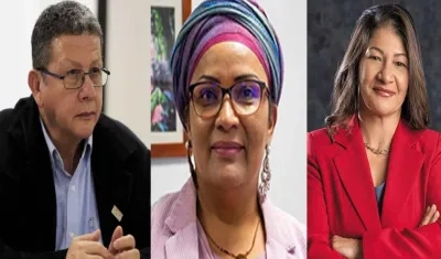 Pablo Catatumbo, Victoria Sandino y Sandra Ramírez.