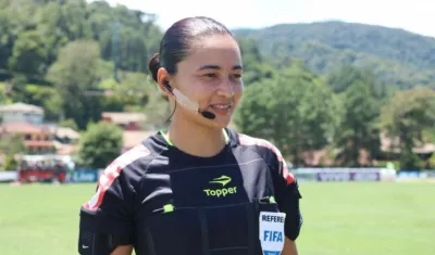 Edina Alves, árbitro.