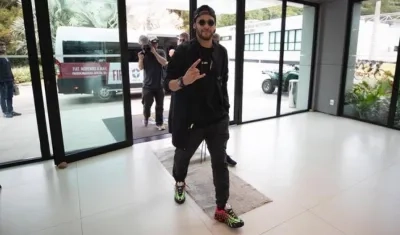 Neymar a su llegada a la concentración de Brasil.