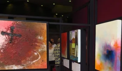 Imagen de las pinturas en honor a la tabla periódica.