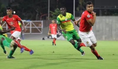 Acción del partido disputado en el estadio Romelio Martínez.