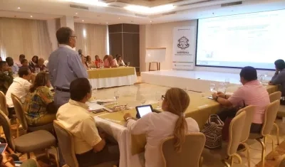 El Director Territorial, Alfredo Palencia, explicando los alcances del plan.