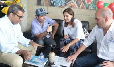 El Alcalde Alejandro Char con la Ministra de Transporte Ángela María Orozco.