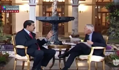 El Presidente de Venezuela, Nicolás Maduro y el periodista Jorge Ramos.